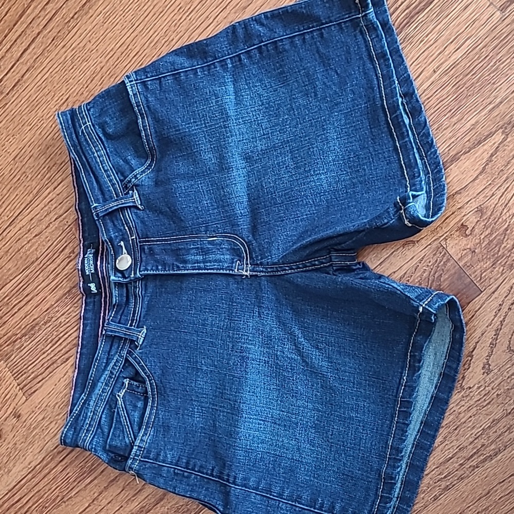 Lee Midrise Modern Jean Shorts